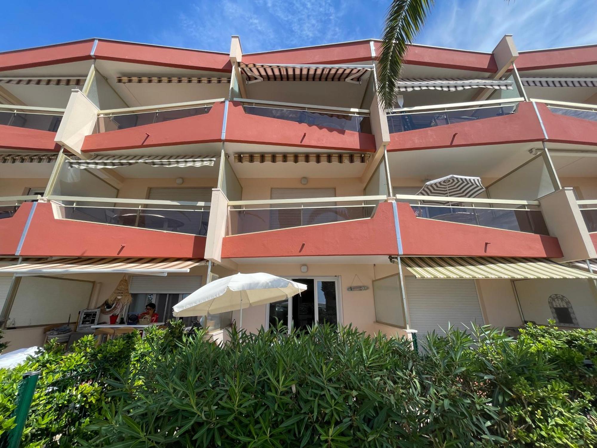 "Les Palmiers" Studio Spacieux Vue Mer Terrasse & Parking Saint-Cyr-sur-Mer Esterno foto